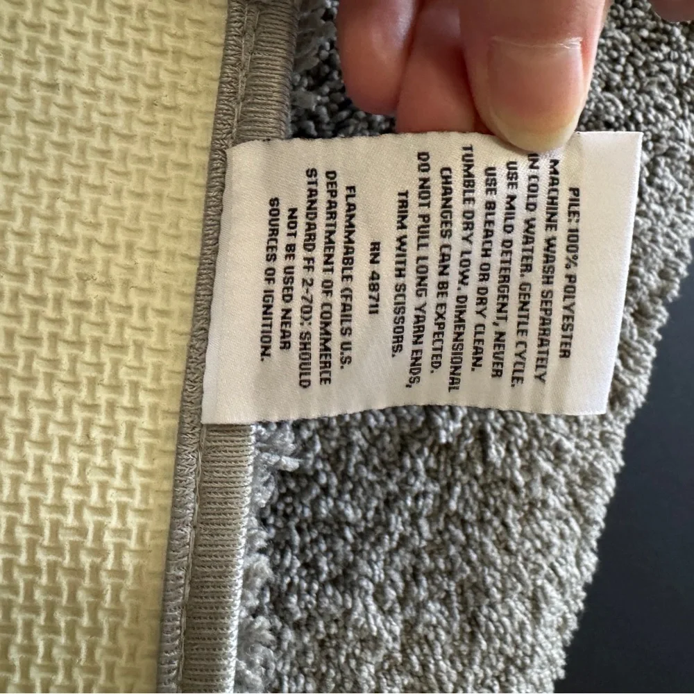 Havenstay Gray Plush Contour Bath Mat